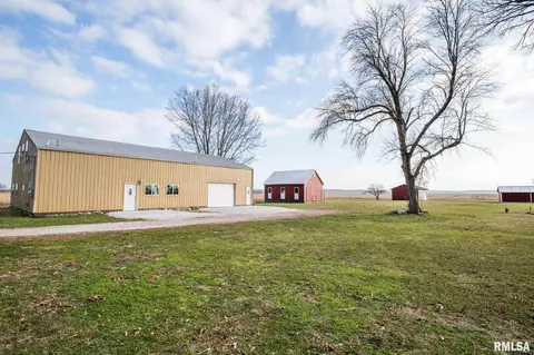4532 Levee Rd, Manito, IL 61546 photo 2