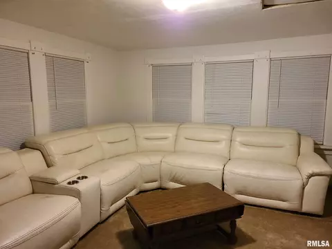 656 N 2nd Ave, Canton, IL 61520 photo 27