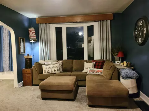 656 N 2nd Ave, Canton, IL 61520 photo 8