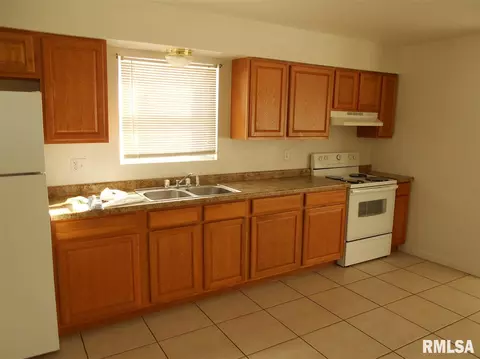 1224 E Washington St, Macomb, IL 61455 photo 3