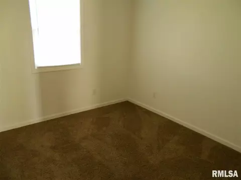1224 E Washington St, Macomb, IL 61455 photo 6