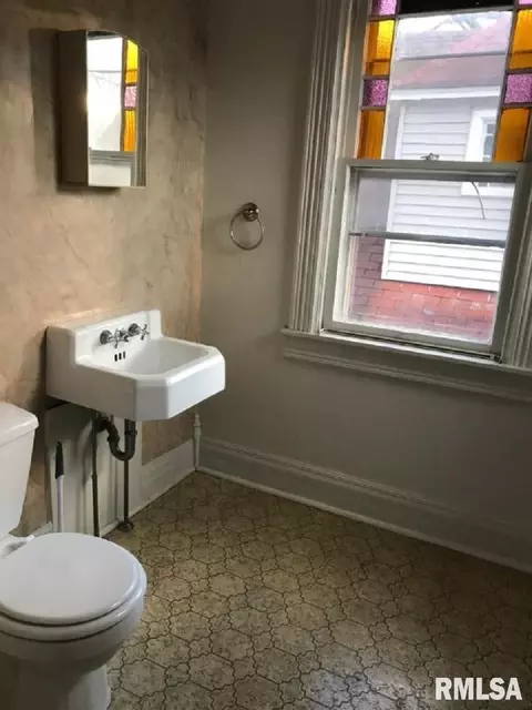 331 S Mcarthur St, Macomb, IL 61455 photo 11