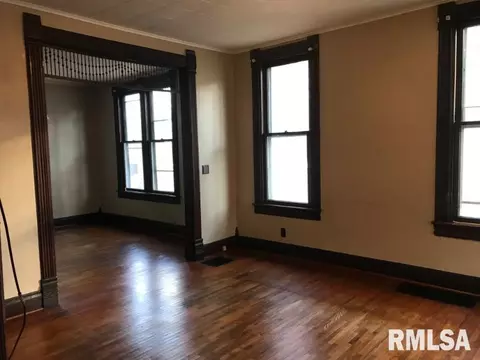 331 S Mcarthur St, Macomb, IL 61455 photo 2