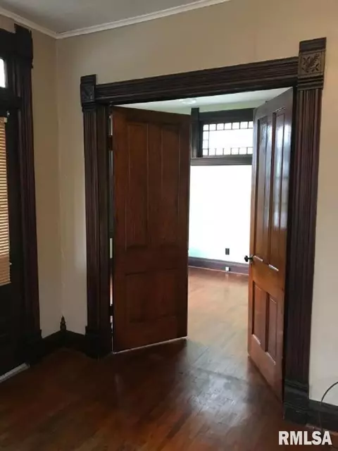 331 S Mcarthur St, Macomb, IL 61455 photo 4