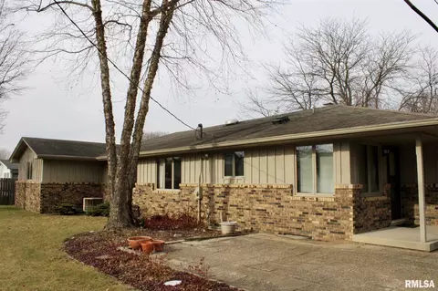 502 W Gloria Dr, Eureka, IL 61530 photo 2