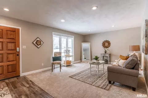 205 Warrior Way, Germantown Hills, IL 61548 photo 3