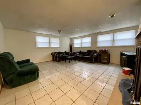 513 W Elting St, Macomb, IL 61455 photo 9