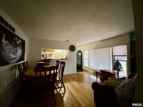 513 W Elting St, Macomb, IL 61455 photo 3