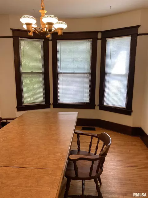 413 N Mcarthur St, Macomb, IL 61455 photo 8