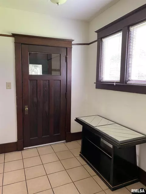 413 N Mcarthur St, Macomb, IL 61455 photo 4