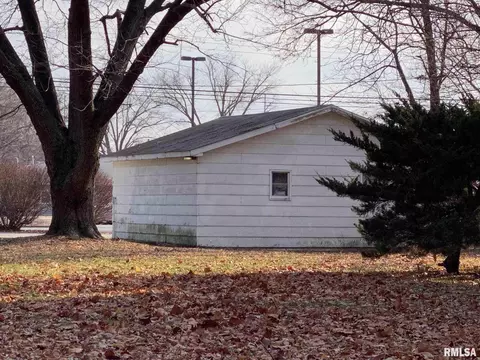 413 N Mcarthur St, Macomb, IL 61455 photo 27