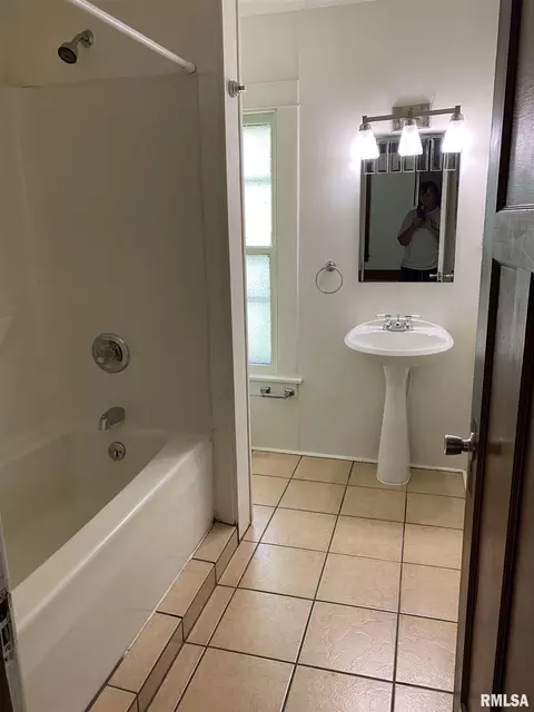 413 N Mcarthur St, Macomb, IL 61455 photo 20