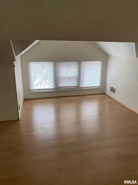 413 N Mcarthur St, Macomb, IL 61455 photo 18