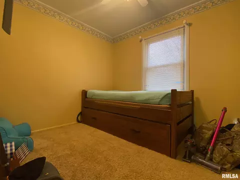 432 Summers Dr, Macomb, IL 61455 photo 4