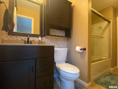 432 Summers Dr, Macomb, IL 61455 photo 10