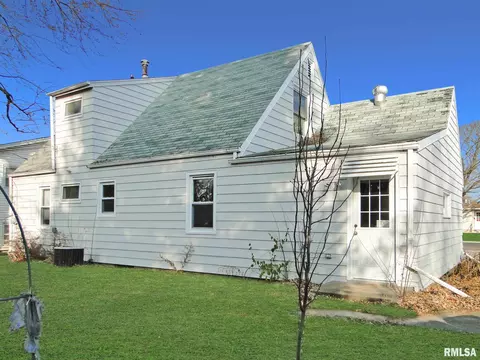 303 Barsi Blvd, Macomb, IL 61455 photo 18