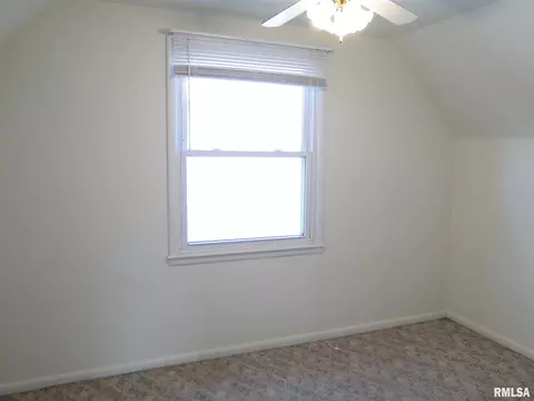 303 Barsi Blvd, Macomb, IL 61455 photo 14
