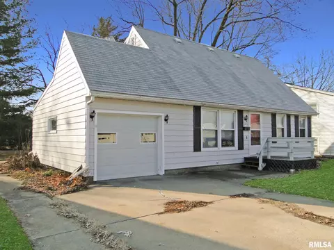303 Barsi Blvd, Macomb, IL 61455 photo 1