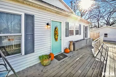 307 N Meek St, Eureka, IL 61530 photo 3