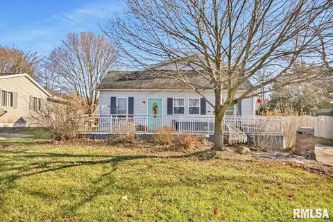 307 N Meek St, Eureka, IL 61530 photo 1