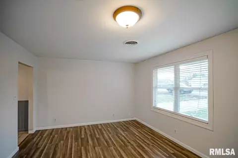 404 N 2nd St, Dunlap, IL 61525 photo 4