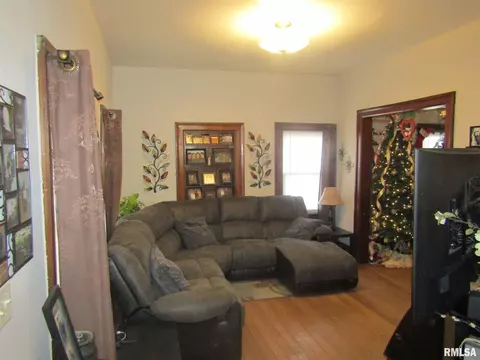 357 N Avenue B Avenue B, Canton, IL 61520 photo 4