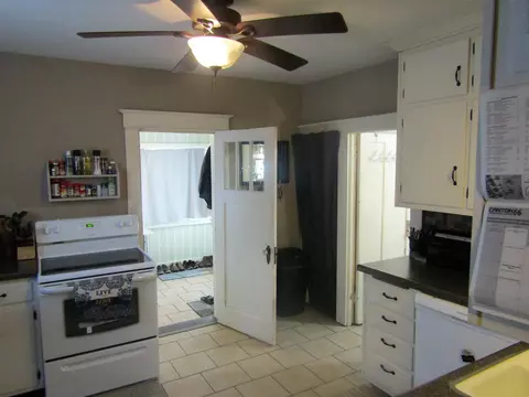 357 N Avenue B Avenue B, Canton, IL 61520 photo 12