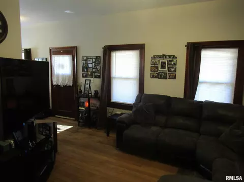 357 N Avenue B Avenue B, Canton, IL 61520 photo 3
