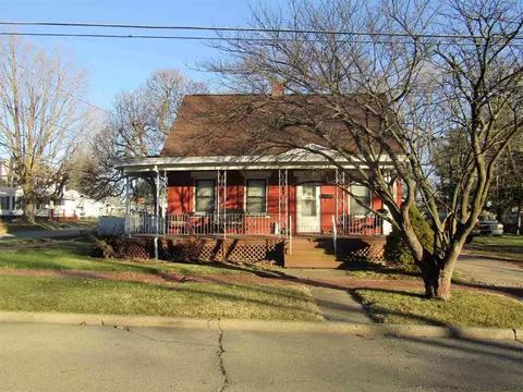 357 N Avenue B Avenue B, Canton, IL 61520 photo 2