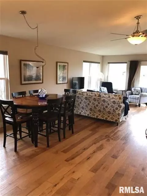 1022 Willow Rd, Macomb, IL 61455 photo 5