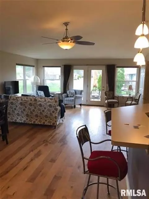 1022 Willow Rd, Macomb, IL 61455 photo 3