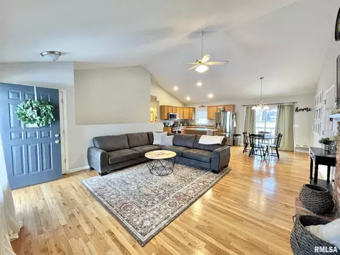 503 Bittersweet Ave, Germantown Hills, IL 61548 photo 6