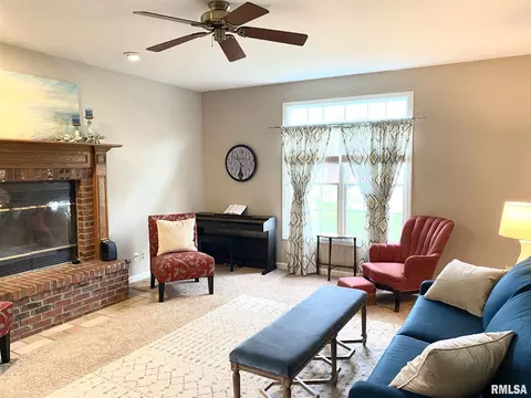 2117 W Murphy Dr, Dunlap, IL 61525 photo 7