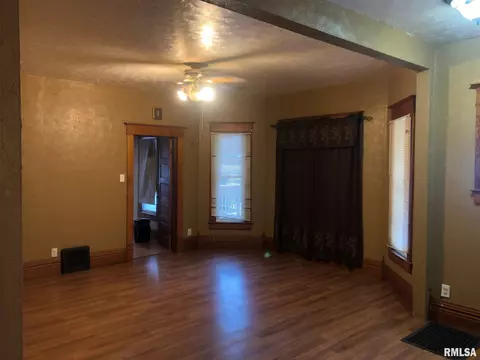 130 E Main St, Cuba, IL 61427 photo 10