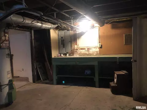 130 E Main St, Cuba, IL 61427 photo 17