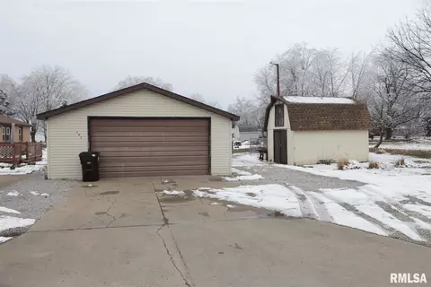 305 E 11th St, Delavan, IL 61734 photo 25