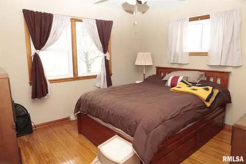 305 E 11th St, Delavan, IL 61734 photo 18