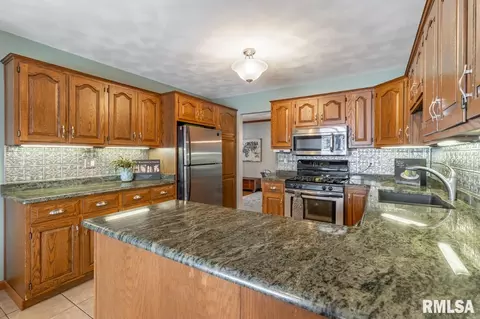 52 N Oregon Ct, Morton, IL 61550 photo 6