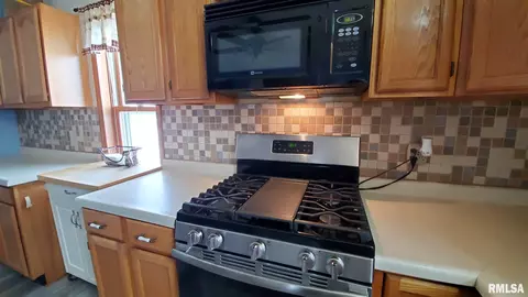16471 Mclean Rd, Danvers, IL 61732 photo 5