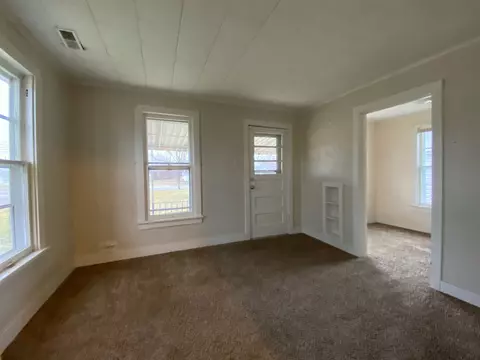 1134 E Washington St, Macomb, IL 61455 photo 2