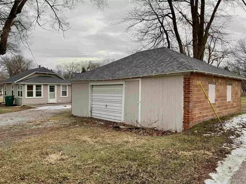 1134 E Washington St, Macomb, IL 61455 photo 10