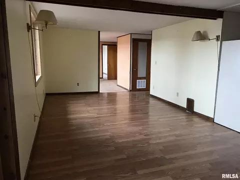 1200 S Johnson St, Macomb, IL 61455 photo 10