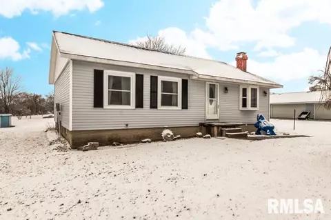 8726 Desutter Rd, Manito, IL 61546 photo 2