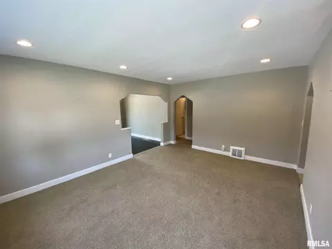 301 E Jackson St, Morton, IL 61550 photo 5