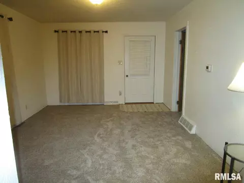 1269 E Chestnut St, Canton, IL 61520 photo 8