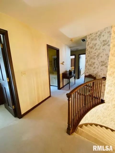 815 Compton Pkwy, Macomb, IL 61455 photo 24