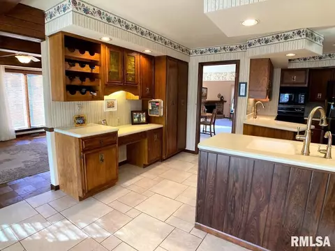 815 Compton Pkwy, Macomb, IL 61455 photo 13