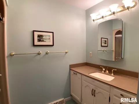 815 Compton Pkwy, Macomb, IL 61455 photo 26