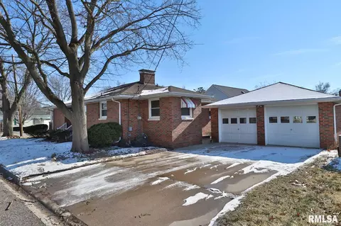 428 E Monroe St, Morton, IL 61550 photo 2