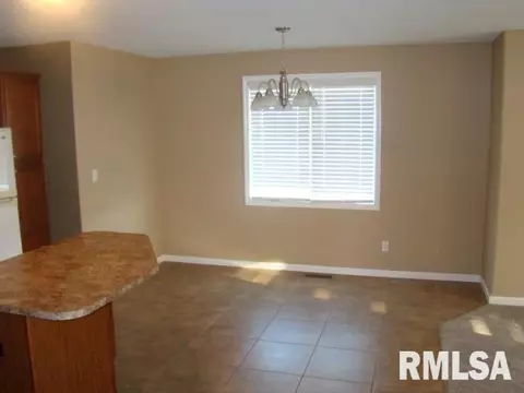 5529 E Knox St, Chillicothe, IL 61523 photo 4
